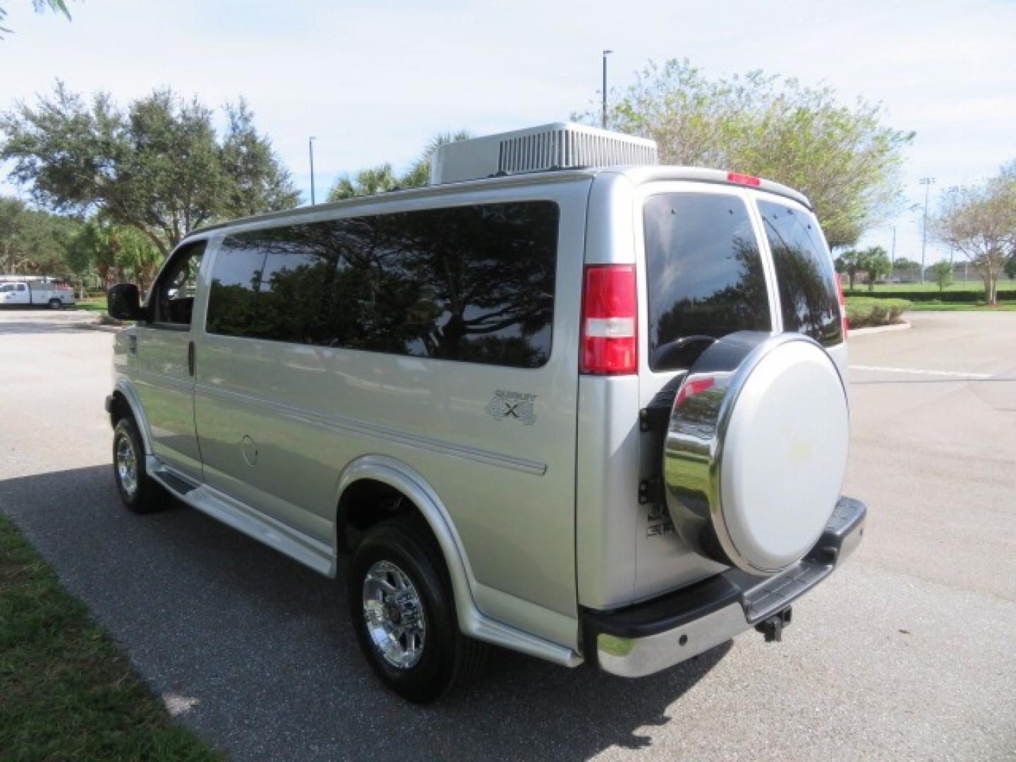 2017 Silver /Tan GMC Savana (1GTW7AFG6H1) , 4x4 transmission, located at 4301 Oak Circle #19, Boca Raton, FL, 33431, (954) 561-2499, 26.388861, -80.084038 - Photo#20